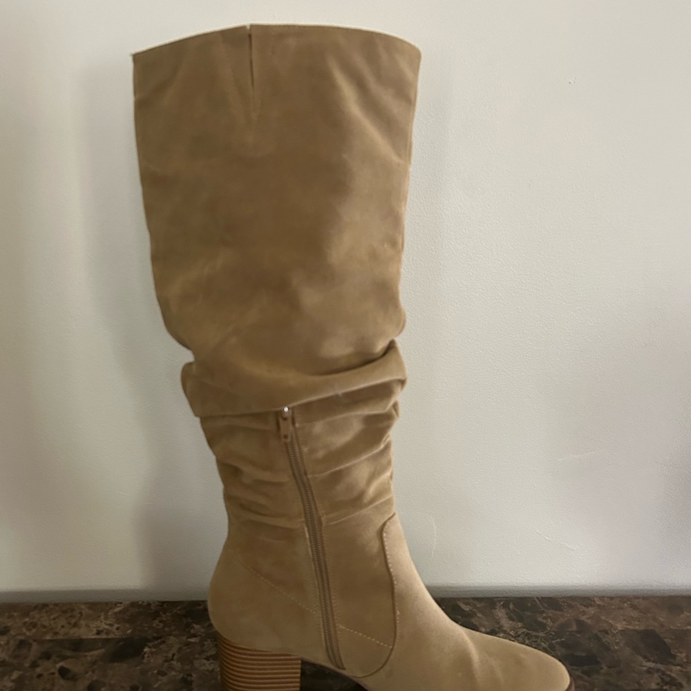 Amazon Essentials Beige Slouchy Heeled Boots - image 7